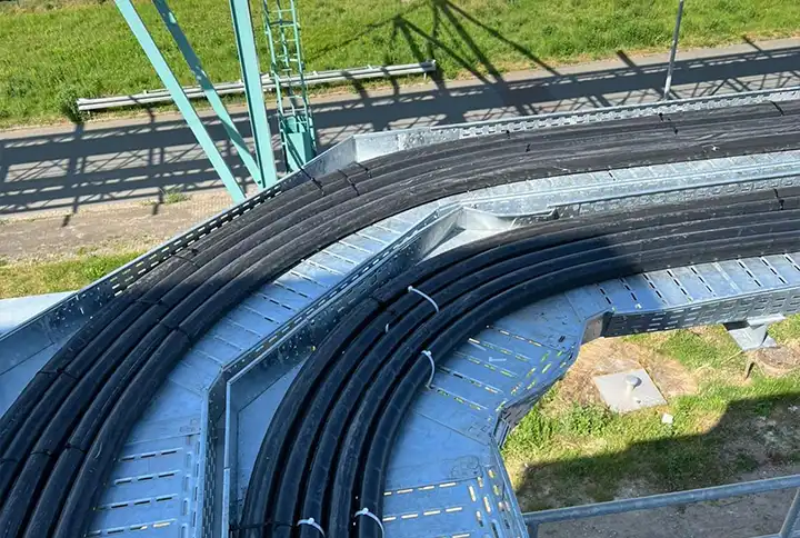 Wir verlegen Starkstromkabel